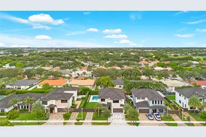 8981 NW 161st Ter, Miami Lakes, FL 33018 - Photo 7