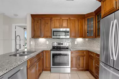 17624 NW 63rd Ct, Hialeah, FL 33015 - Photo 11