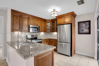 17624 NW 63rd Ct, Hialeah, FL 33015 - Photo 9