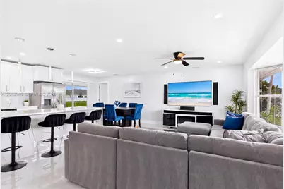 256 SE Santa Barbara Pl, Other City - In The State Of Florida, FL 33990 - Photo 13