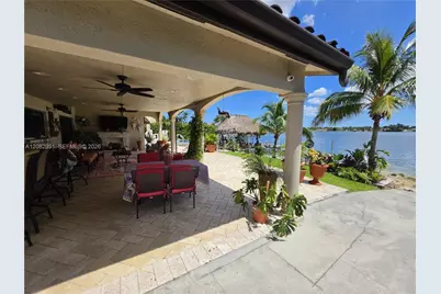 8450 NW 178th St, Hialeah, FL 33015 - Photo 11