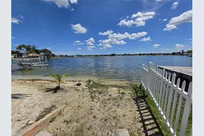 8450 NW 178th St, Hialeah, FL 33015 - Photo 17