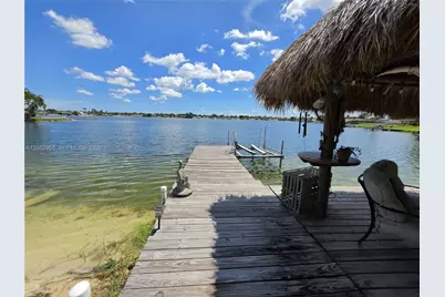 8450 NW 178th St, Hialeah, FL 33015 - Photo 31