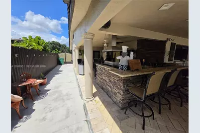 8450 NW 178th St, Hialeah, FL 33015 - Photo 13