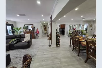 8450 NW 178th St, Hialeah, FL 33015 - Photo 41