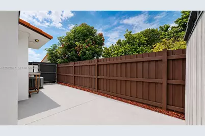 9831 SW 4th St, Miami, FL 33174 - Photo 25