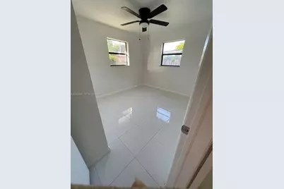 6104 NW 10th St, Margate, FL 33063 - Photo 5