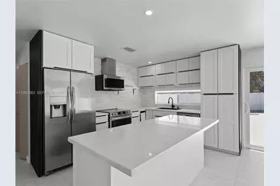 421 S 56th Ter, Hollywood, FL 33023 - Photo 3