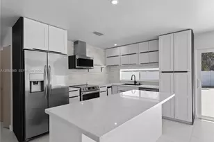 421 S 56th Terrace, Hollywood, FL 33023 - Photo 3