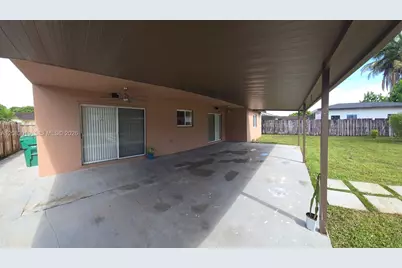 18045 SW 154th Pl, Miami, FL 33187 - Photo 3