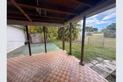 8835 SW 27th St, Miami, FL 33165 - Photo 9