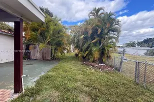8835 SW 27th St, Miami, FL 33165 - Photo 7