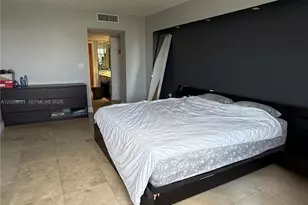 3375 N Country Club Dr, Aventura, FL 33180 - Photo 23