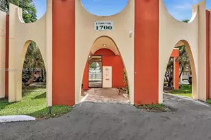 1700 NE 191st St, Miami, FL 33179 - Photo 45