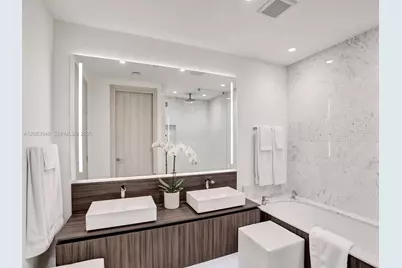 1000 Brickell Plz #PH5103, Miami, FL 33131 - Photo 17