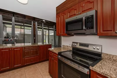 1504 NW 112th Ter, Pembroke Pines, FL 33026 - Photo 13