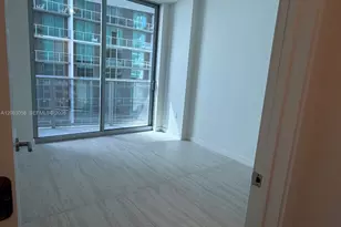 77 SE 5th, Miami, FL 33131 - Photo 11