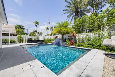1104 N 13th Ter, Hollywood, FL 33019 - Photo 31