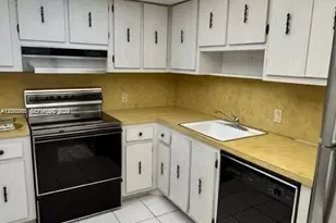 100 Bayview Dr, Sunny Isles Beach, FL 33160 - Photo 11