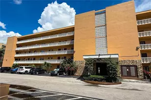 301 NE 14th Ave, Hallandale Beach, FL 33009 - Photo 3