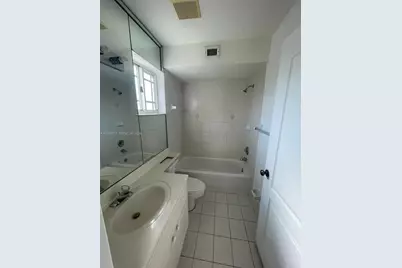 17346 NW 74th Ave #201, Hialeah, FL 33015 - Photo 9