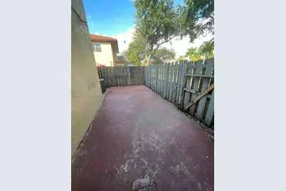 17346 NW 74th Ave #201, Hialeah, FL 33015 - Photo 15