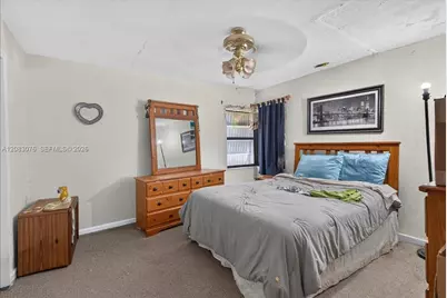 5619 NE 6th Ave, Oakland Park, FL 33334 - Photo 17