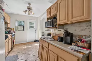 5619 NE 6th Ave, Oakland Park, FL 33334 - Photo 15
