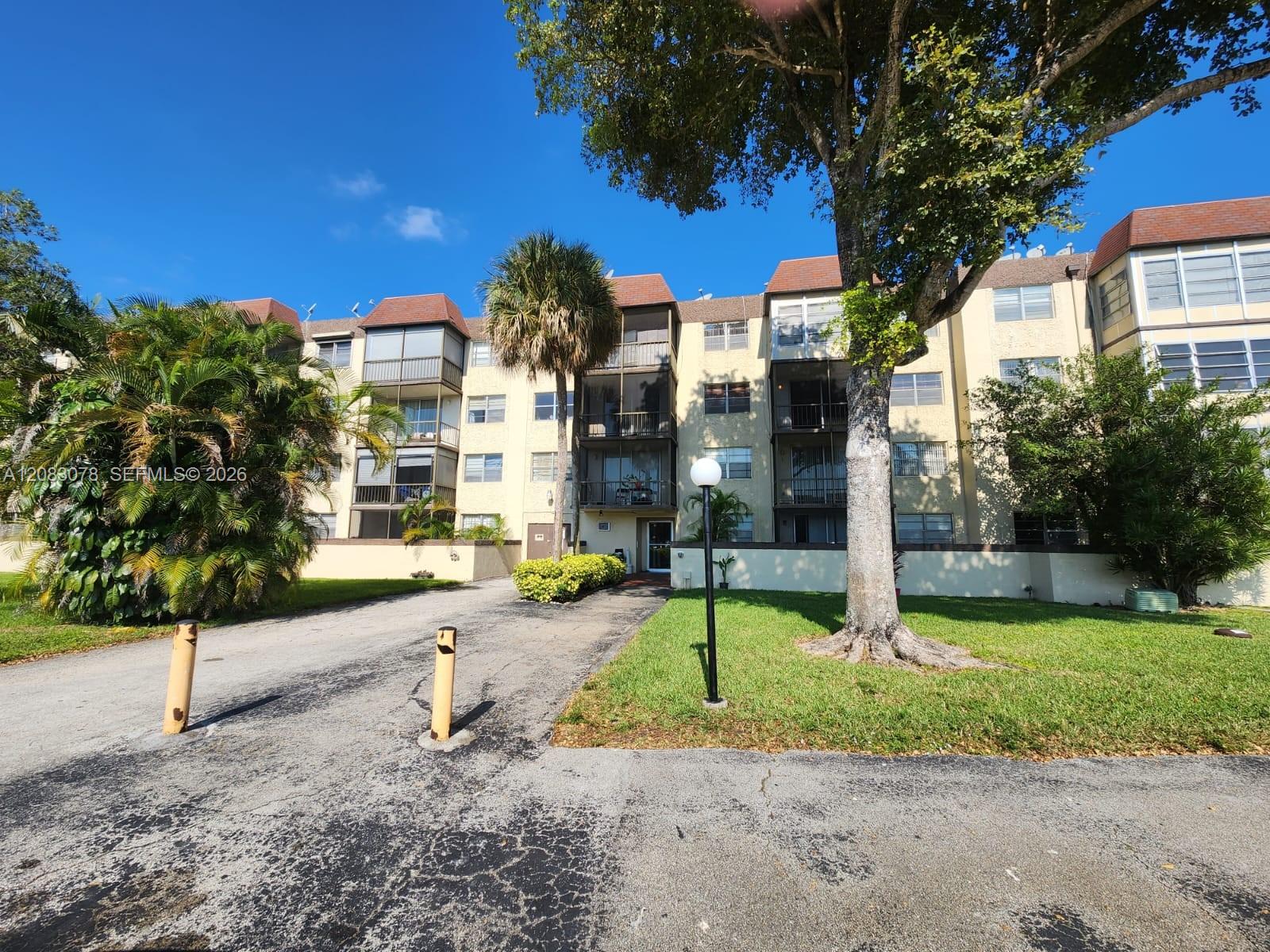 7300 NW 17th St #319 - 7300 NW 17th St #319, Plantation, FL 33313 Luxury Property | Jose Angel Pina