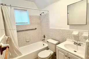 7626 NE 6th Ct, Miami, FL 33138 - Photo 7