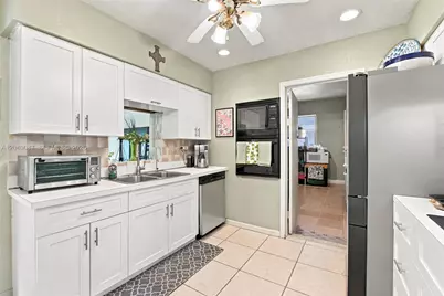 4750 NW 1st St, Plantation, FL 33317 - Photo 11