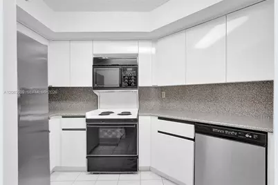 6767 Collins Ave #307, Miami Beach, FL 33141 - Photo 3