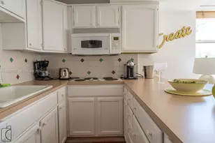 1390 Ocean Dr, Miami Beach, FL 33139 - Photo 9