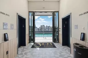 121 NE 5th St, Miami, FL 33132 - Photo 5