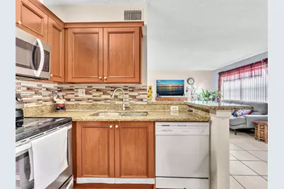 11492 NW 43rd St #11492, Coral Springs, FL 33065 - Photo 9