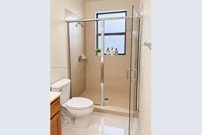 3375 W 90th Ter #3375, Hialeah, FL 33018 - Photo 9