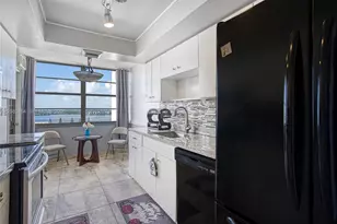 18021 Biscayne Blvd, Aventura, FL 33160 - Photo 11