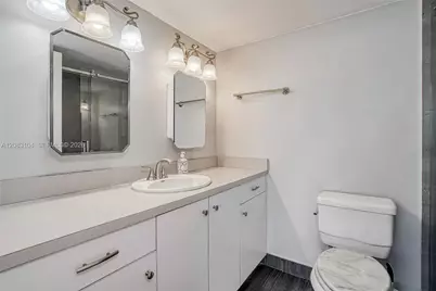 18021 Biscayne Blvd #1604, Aventura, FL 33160 - Photo 25