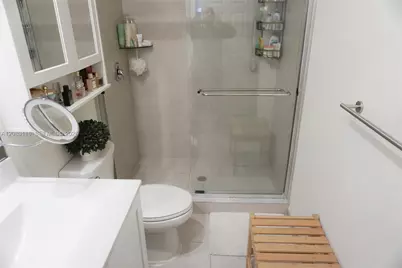 10589 W 32nd Ln, Hialeah Gardens, FL 33018 - Photo 31