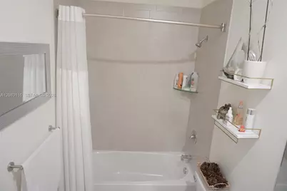 10589 W 32nd Ln, Hialeah Gardens, FL 33018 - Photo 17