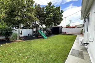 1160 W 33rd Pl, Hialeah, FL 33012 - Photo 29