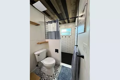 1160 W 33rd Pl, Hialeah, FL 33012 - Photo 21