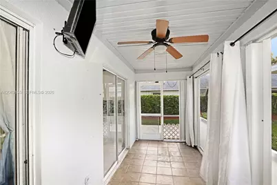 527 SE 21st Dr #527, Homestead, FL 33033 - Photo 5