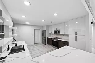 3215 N 36th Ave, Hollywood, FL 33021 - Photo 9