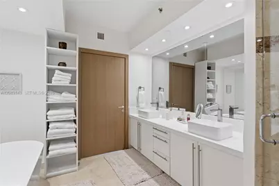 1000 S Pointe Dr #2202, Miami Beach, FL 33139 - Photo 23