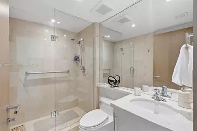 1000 S Pointe Dr #2202, Miami Beach, FL 33139 - Photo 37