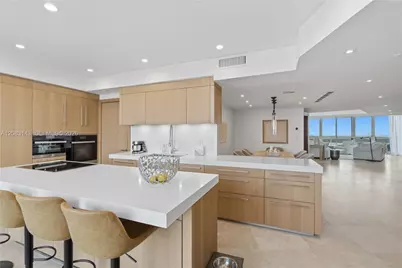 1000 S Pointe Dr #2202, Miami Beach, FL 33139 - Photo 9