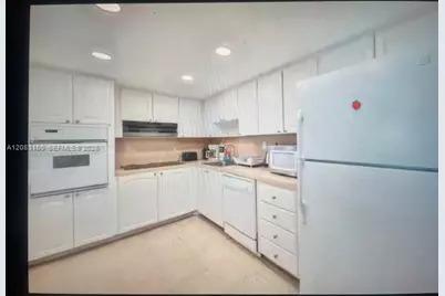 19370 Collins Ave #622, Sunny Isles Beach, FL 33160 - Photo 15