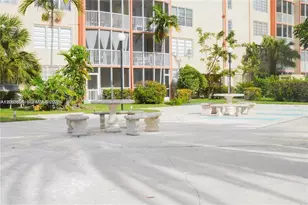 1780 NE 191st St, Miami, FL 33179 - Photo 5
