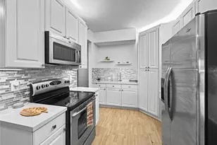 10700 NW 66th St, Doral, FL 33178 - Photo 13